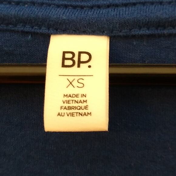 NWT BP navy short sleeve blouse. V-neck Size XS - Picture 2 of 8